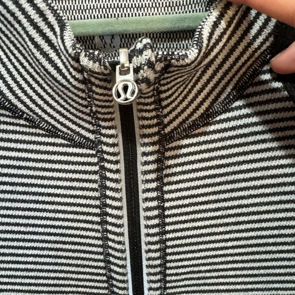 Lululemon Run U Turn Reversible Mini Check Pique Black White Size 8 - Picture 6 of 12